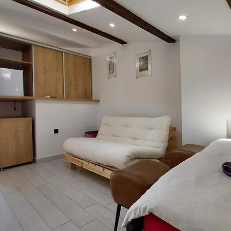 Piranum With Terrace Guest house *