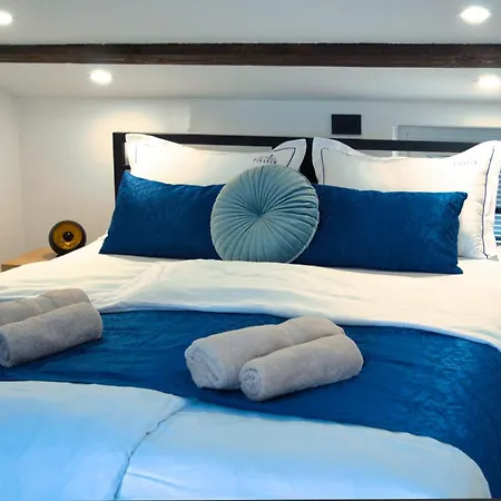 Maison d'hôtes Piranum With Terrace