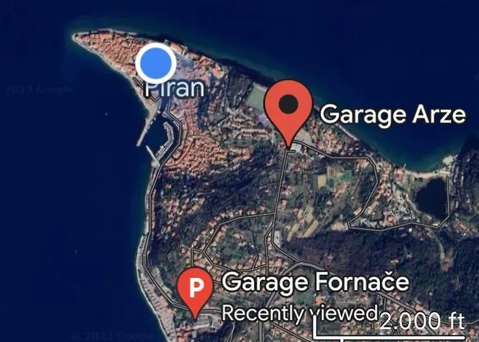 Piranum With Terrace Hiša za goste